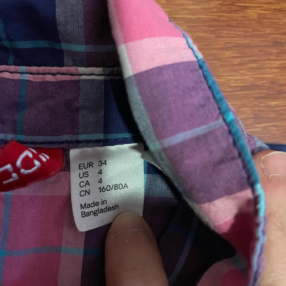 *HOST PICK* H&M checkered short sleeved shirt. - Picture 2 of 4